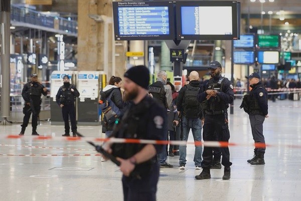 France : Six blessés à l'arme blanche dans une gare parisienne